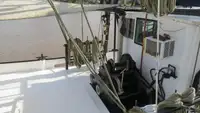 Nava de pescuit tip trauler de vânzare