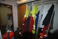 Ambarcațiune de debarcare, cu rezervoare de vânzare