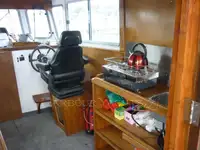 Nava de pescuit tip trauler de vânzare