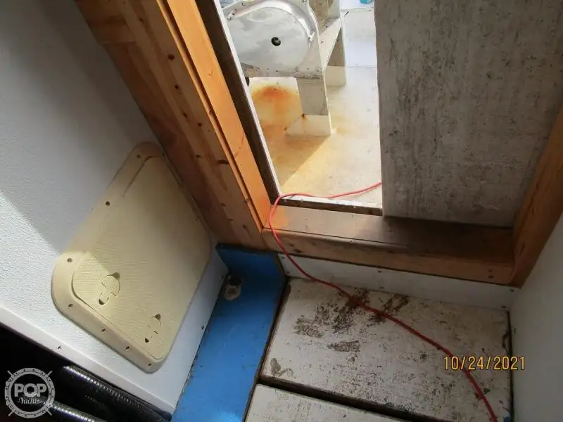 Nava de pescuit tip trauler de vânzare