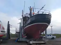 Nava de pescuit cu linii lungi de vânzare