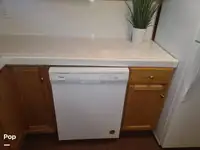Nava de pescuit tip trauler de vânzare