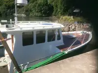 Șalupă de vânzare