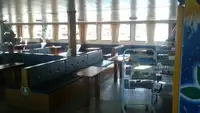 Ambarcațiune de debarcare, cu rezervoare de vânzare