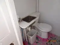 Șalupă de vânzare