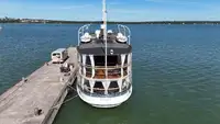 Nava de pasageri de vânzare