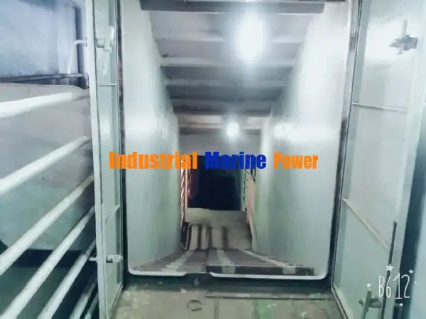 Nava transportoare de animale vii de vânzare