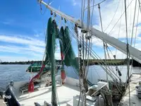 Nava de pescuit tip trauler de vânzare