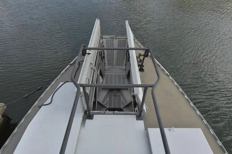 Nave navale / militare de vânzare