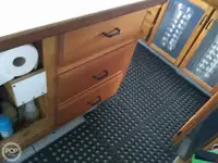 Șalupă de vânzare