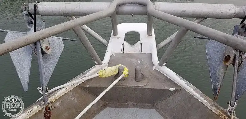 Nava de pescuit tip trauler de vânzare