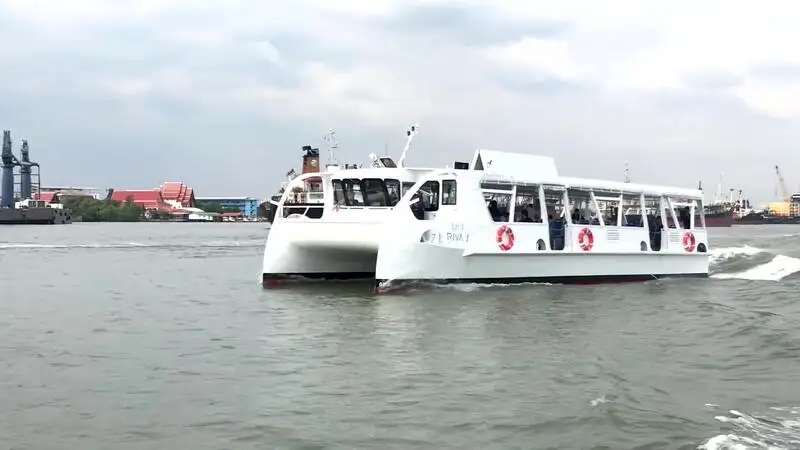 Catamaran de vânzare