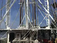 Nava de pescuit tip trauler de vânzare