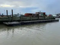 Ponton de vânzare