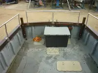 Nava de pescuit tip trauler de vânzare