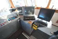 Ambarcațiune de debarcare, cu rezervoare de vânzare