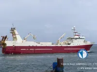 Nava de pescuit tip trauler de vânzare