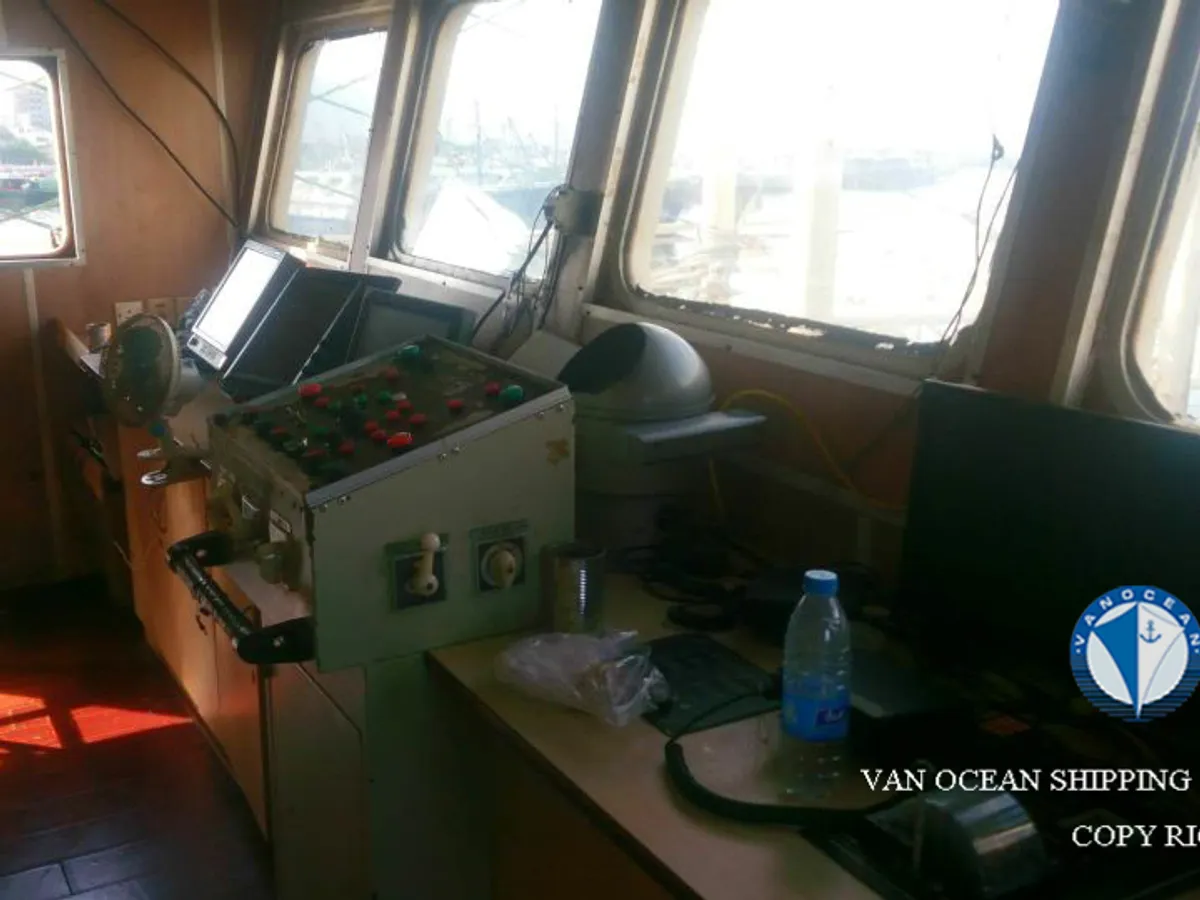 Nava de pescuit cu lansete pentru calmar de vânzare