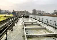 Ponton de vânzare