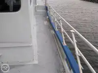 Șalupă de vânzare