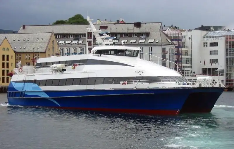 Catamaran de vânzare