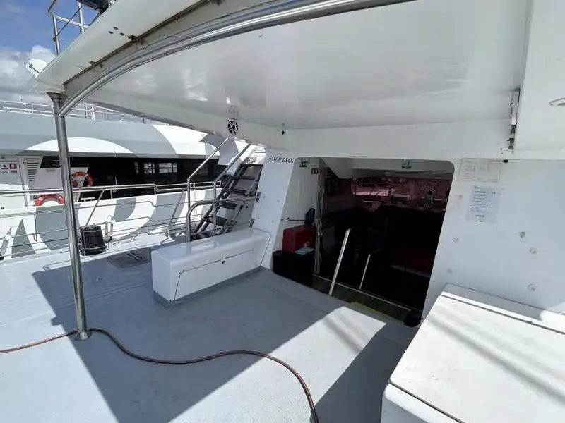 Catamaran de vânzare