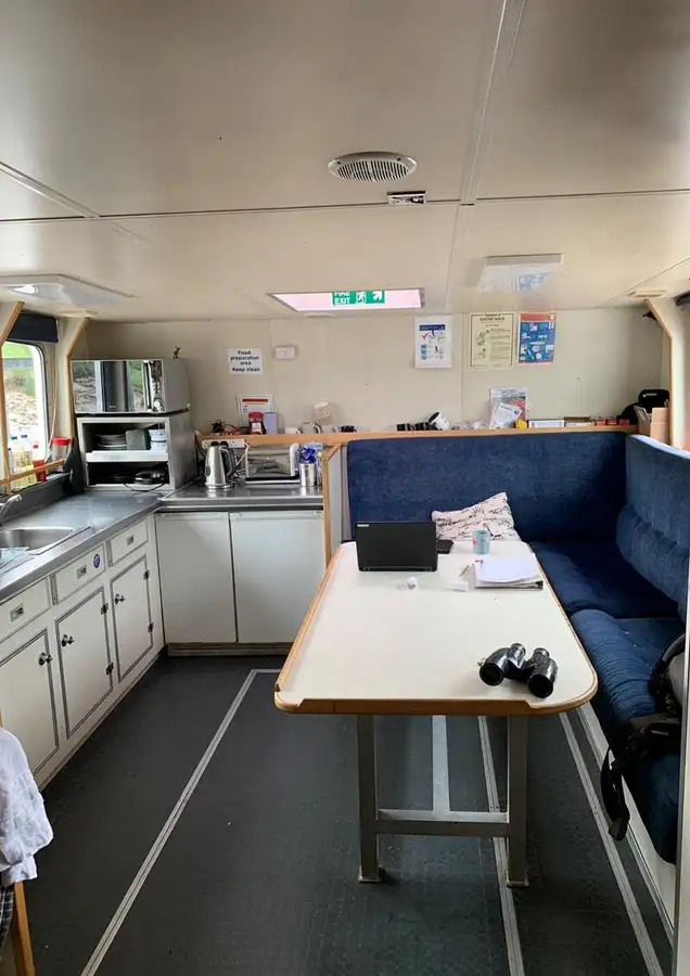 Navă de sondaj de vânzare