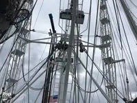 Nava de pescuit tip trauler de vânzare