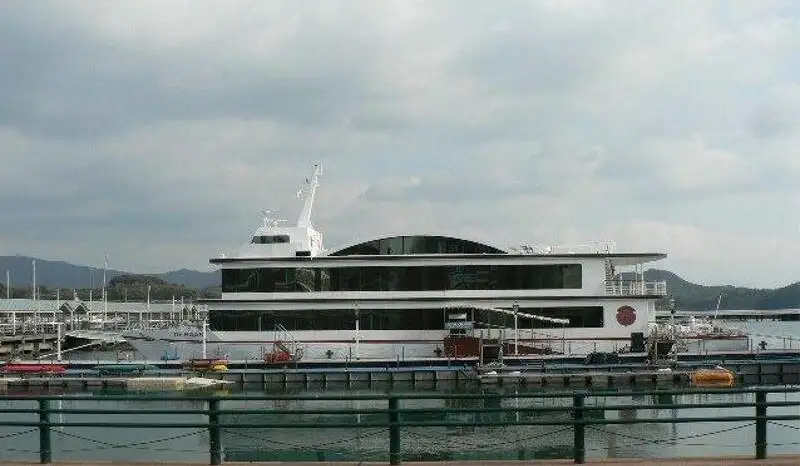 Catamaran de vânzare