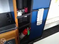 Șalupă de vânzare
