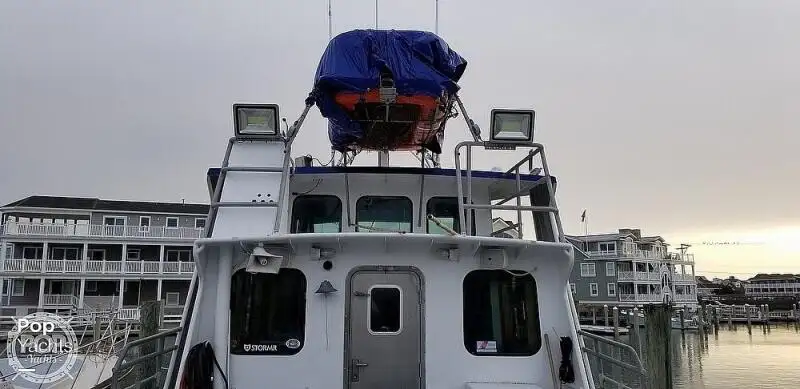 Nava de pescuit tip trauler de vânzare