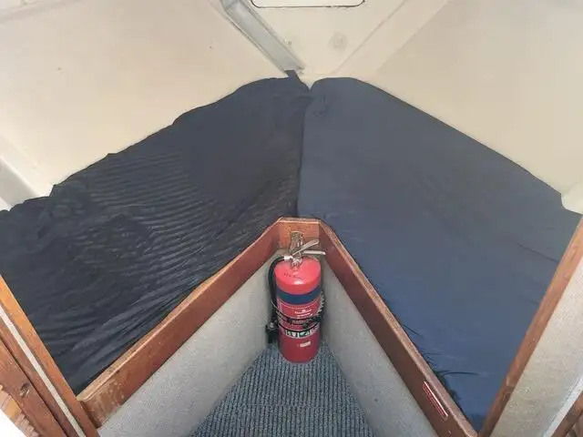 Nava de pescuit tip trauler de vânzare