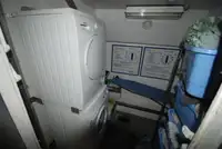 Ambarcațiune de debarcare, cu rezervoare de vânzare