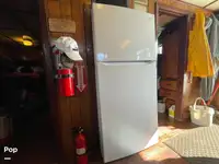 Nava de pescuit tip trauler de vânzare