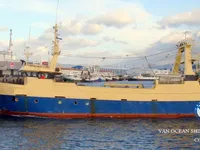 Nava de pescuit tip trauler de vânzare