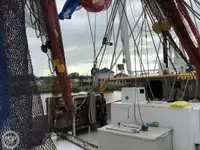 Nava de pescuit tip trauler de vânzare