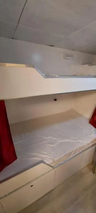 Navă de transport echipaj de vânzare