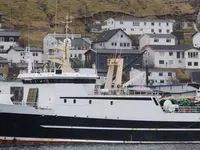 Nava de pescuit tip trauler de vânzare