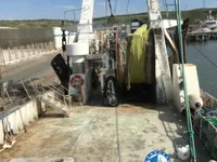 Nava de pescuit tip trauler de vânzare
