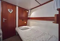 Hotel plutitor de vânzare