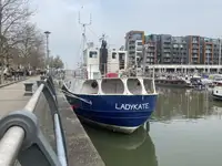 Nava de pescuit tip trauler de vânzare