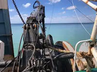 Nava de pescuit tip trauler de vânzare