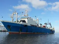 Nava de pescuit tip trauler de vânzare
