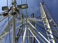 Nava de pescuit tip trauler de vânzare