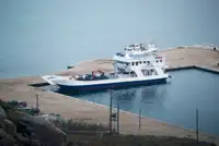 Ambarcațiune de debarcare, cu rezervoare de vânzare