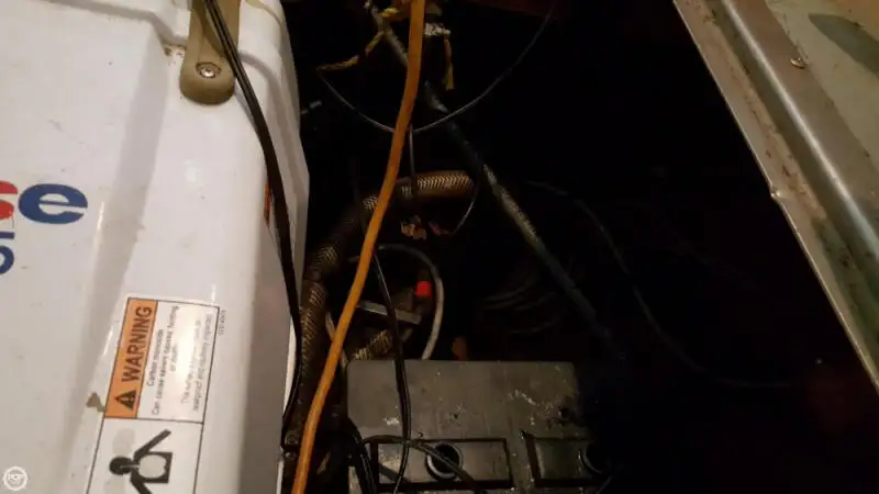 Nava de pescuit tip trauler de vânzare