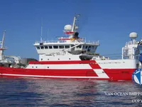 Nava de pescuit tip trauler de vânzare