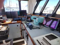 Nava de pescuit tip trauler de vânzare