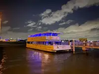 Navă cu feribotul de vânzare