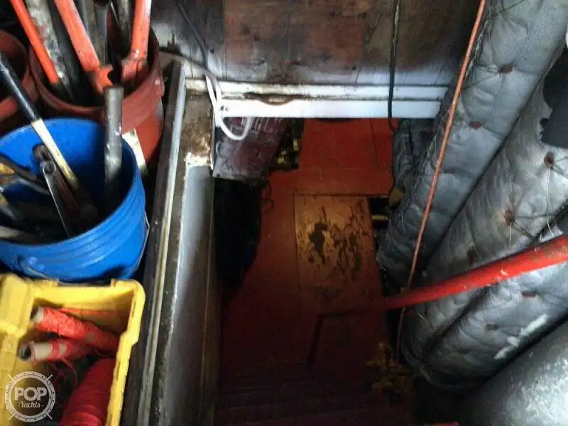 Nava de pescuit tip trauler de vânzare